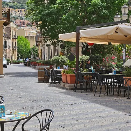 Апартаменти Amuni - Exclusive In Centro A Vista Mare By Biz Чефалу