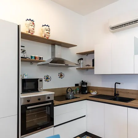 Amuni - Exclusive In Centro A Vista Mare By Biz Daire