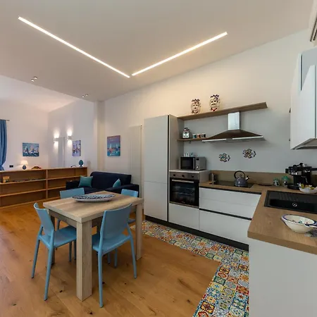 Апартаменти Amuni - Exclusive In Centro A Vista Mare By Biz Чефалу