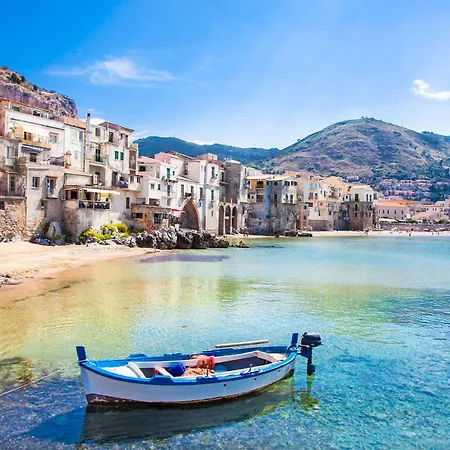 Lägenhet Amuni - Exclusive In Centro A Vista Mare Cefalù